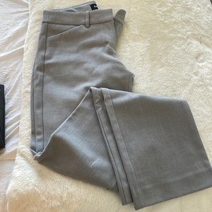 Women’s editor, barely boot, low rise, size 0R dress pants from express